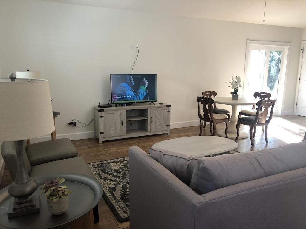 Modern, Upscale, And New Blue Bungalow In The Heart Of Downtown St Augustine St. Augustine Exteriör bild